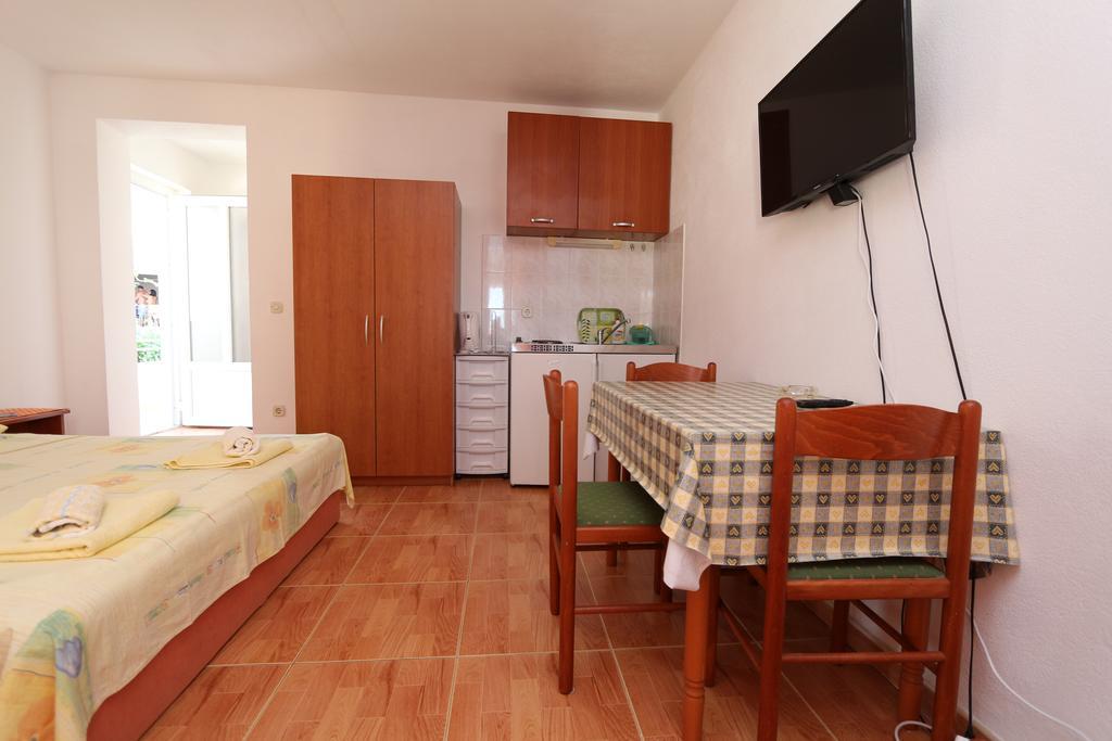 Apartments Antoneta Makarska Exterior foto